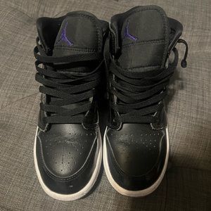Jordan 1 mid